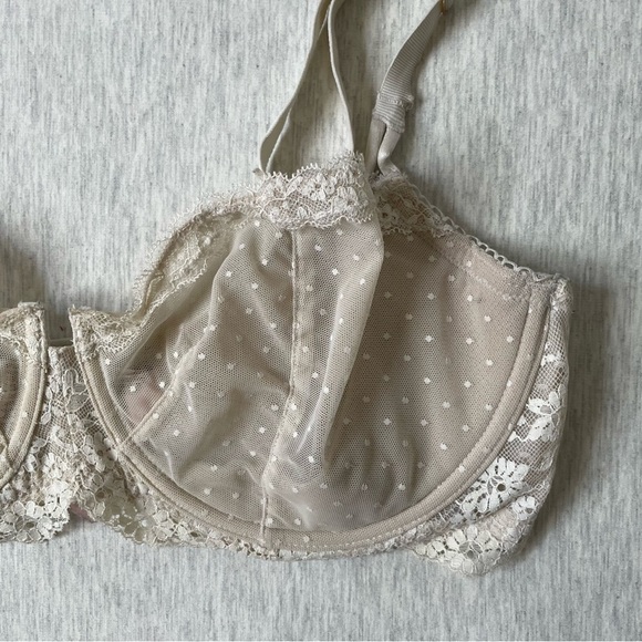 Victoria's Secret Dream Angels Cream Lace Push Up Bra Without Padding Size 38DD - Picture 3 of 8